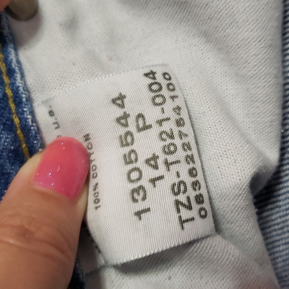 Vintage Plus Size Lee Riders Cut-Off Distressed Raw Hem Denim "Mom" Jean Shorts - Picture 10 of 10